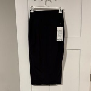 New with tag! Lululemon nulu slim fit skirt.